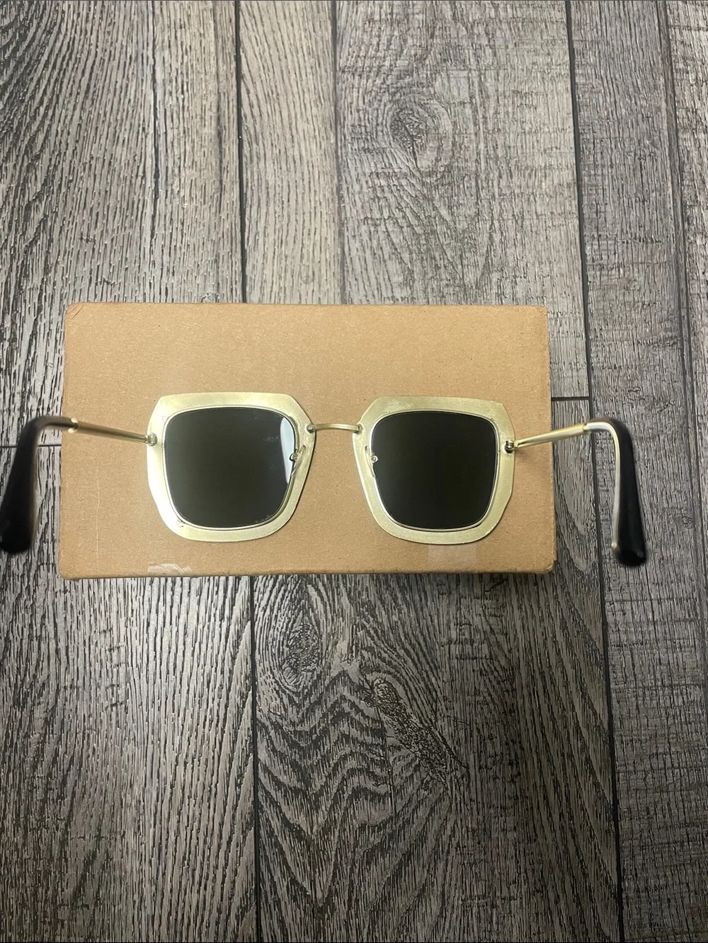Cramilo stylish gold